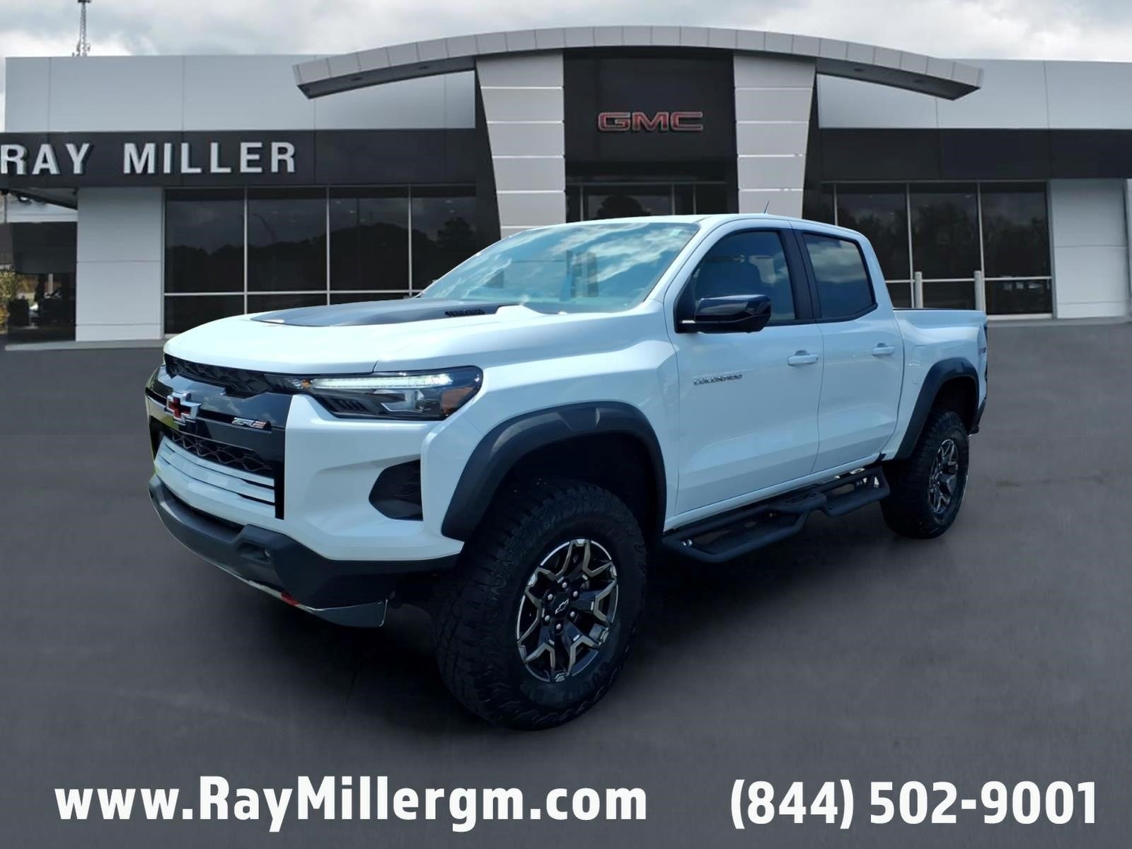 2025 Chevrolet Colorado ZR2 in Summit White — front three-quarter view